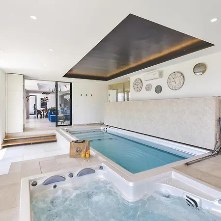 Vikendica Beautiful In W/ Outdoor Swimming Pool, Sauna And 5 Bedrooms *