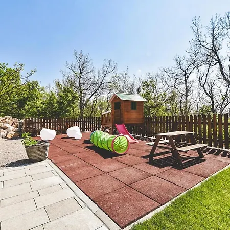 Vikendica Beautiful In W/ Outdoor Swimming Pool, Sauna And 5 Bedrooms *