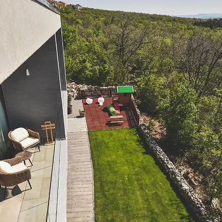 Beautiful In W/ Outdoor Swimming Pool, Sauna And 5 Bedrooms