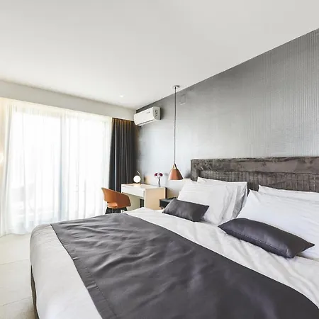 Beautiful In W/ Outdoor Swimming Pool, Sauna And 5 Bedrooms Vikendica