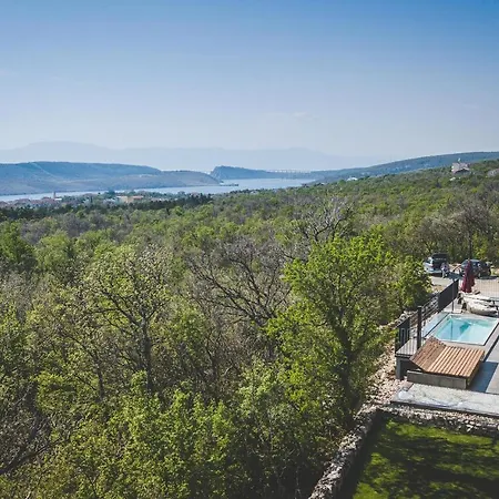 Vikendica Beautiful In W/ Outdoor Swimming Pool, Sauna And 5 Bedrooms